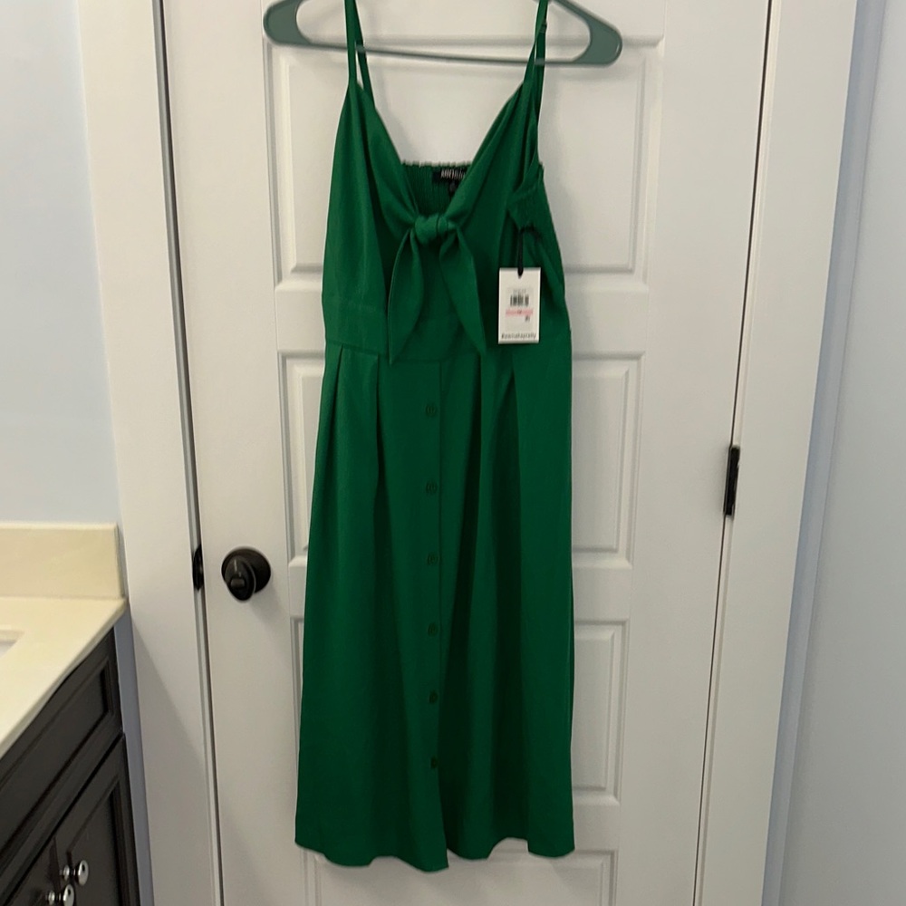 Green Sleeveless Midi Dress